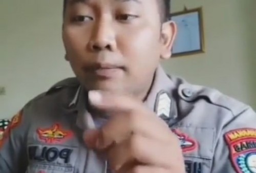 Panik Gak? Seorang Polisi Tegur Abu Janda Terkait Videonya di Twitter: Mas Permadi Jangan Buat Umat Islam Bergesekan! 
