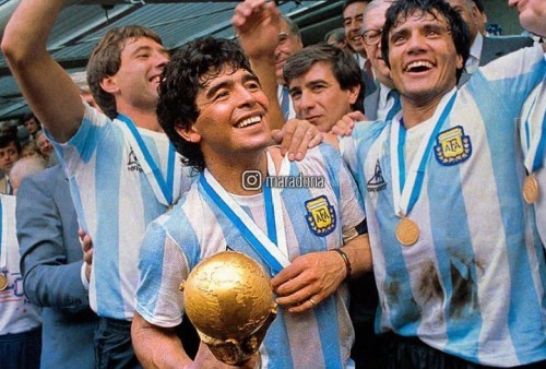 Fantastis! Jersy Maradona Terjual Rp128 Miliar 