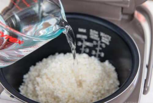 Cara Mudah Masak Nasi di Rice Cooker Tanpa Bau Sedikitpun