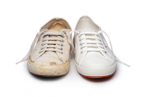5 Cara Efektif Mencuci Sepatu Putih Agar Terlihat Kinclong Lagi Seperti Baru