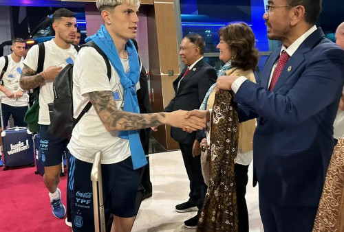 Kenapa Pemain Argentina Tidak Dikerubungi Fans Begitu Tiba di Indonesia? Ternyata ini Alasannya