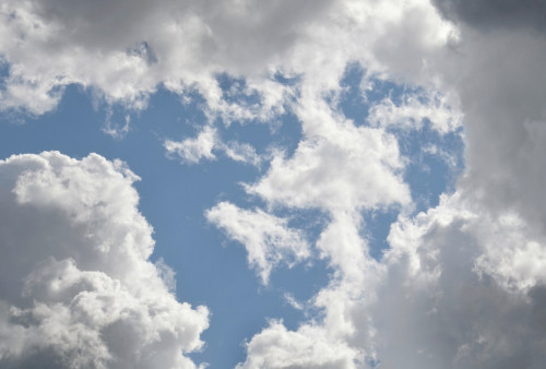 Info Prakiraan Cuaca BMKG di Wilayah Jabodetabek Senin, 23 Oktober 2023: Langit Dipenuhi Awan Hari Ini