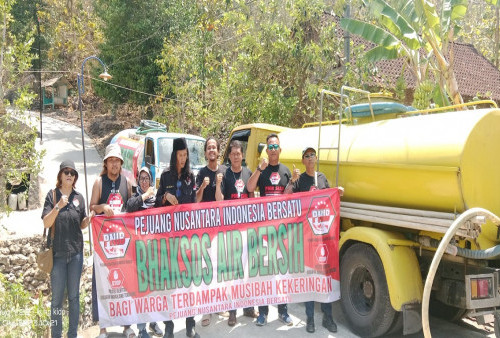 PNIB Gus Wal Berbagi Air Bersih ke Warga Dusun Kesari, Tak Lupa Kirim Pesan Tegas Soal Bahaya Laten Ideologi Khilafah!