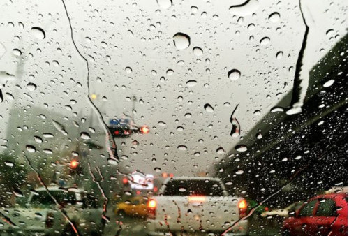 Hati-hati, Jangan Biarkan Mobil Warna Putih Terkena Panas dan Hujan Terus Menerus
