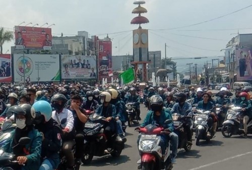 Ribuan Aliansi Lampung Memanggil Bergerak Menuju DPRD