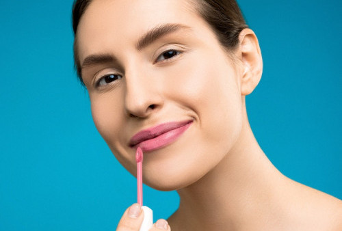 5 Rekomendasi Lipstick untuk Temani Aktivitasmu Seharian, Dijamin Tahan Lama dan Awet!