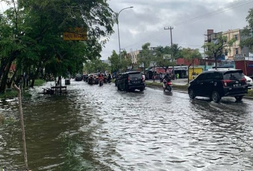 Musim Hujan Tiba, Ini 5 Tips untuk Pemotor untuk Melewati Jalanan yang Banjir
