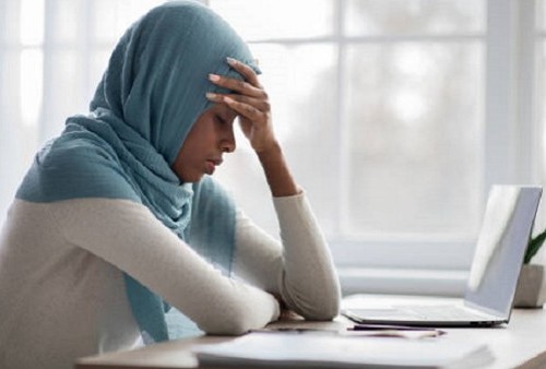 6 Cara Mengendalikan Emosi dan Amarah Saat Berpuasa Menurut Islam, Auto Hati Adem dan Emosi Mereda!