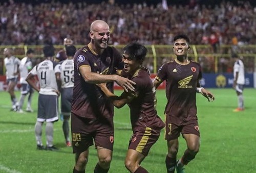PSM Makassar Menang Telak atas Persib Bandung 5-1 