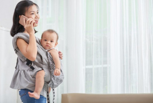 Ibu Wajib Tahu, Ini 5 Cara Menggendong Bayi dengan Benar
