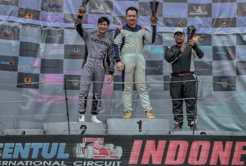 Keren! Perdana Balapan Mobil di Sirkuit, Teuku Ryan Langsung Sabet Juara Dua 'Indonesia Sentul Series of Motorsport 2023'