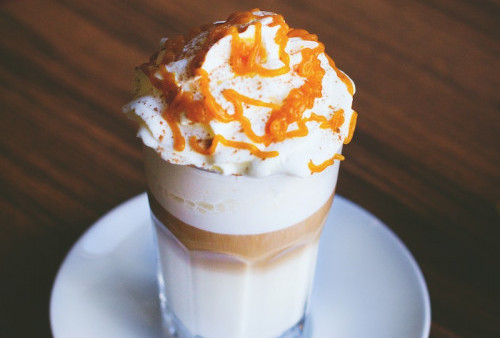 Resep Iced Caramel Frappucino Ala Starbucks yang Nikmat Diminum Saat Siang Hari
