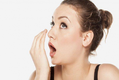 Bau Mulut Tak Bisa Dihilangkan dengan Gosok Gigi Saja, INI 7 Rahasia 'Pewanginya'