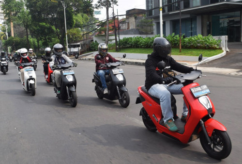 Tutorial Naik Motor Honda EM1 e: dengan Cara Berkendara yang Aman dan Nyaman di Jalan