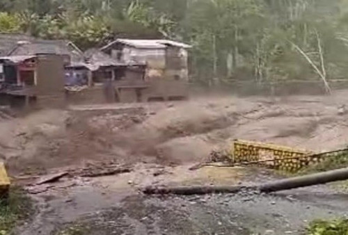 Banjir Bandang Melanda Lumajang, Jembatan Gantung Kaliregoyo Hancur Akibat Sungai Meluap