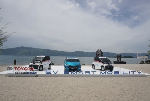 Ada 10 Unit Toyota C+Pod dan 1 Prius PHEV Mejeng di Kawasan Danau Toba, Wah Ngapain Ya?