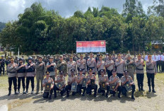 Listyo Sigit Beri Apresiasi ke 11 Personel Polres Pegunungan Bintang Usai Temukan Pin Emas Kapolri dan KPLB