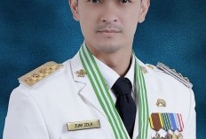 Zumi Zola Zulkifli Mantan Gubernur Jambi Bebas Bersyarat