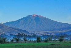 Indahnya Panorama 5 Gunung Tertinggi di Indonesia, Kalian Pernah Mendaki yang Mana?