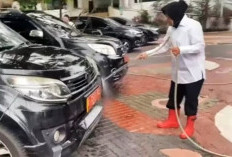 Viral! Video Mensos Cuci Mobil, Ternyata Pajak Kendaraannya Belum Dibayar