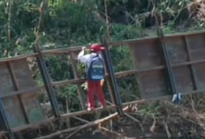 Viral Jembatan Miring di Sukabumi, Kondisi Mengkhawatirkan Picu Perhatian Publik