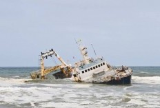 Kapal Berpenumpang 43 Orang Tenggelam di Selat Makassar, Pencarian Korban Tengah Berlangsung!