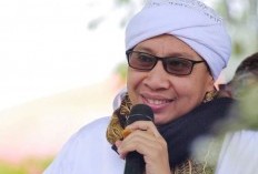 Bagaimana Hukum Mengenakan Baju Bergambar Saat Sholat Berjamaah, Buya Yahya Sebut Bikin Tak Fokus!