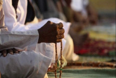 Segala Masalah Keuangan Bisa Selesai dengan Membaca 'Zikir Tasbih Malaikat' 100 Kali, Baca di Antara Dua Waktu Ini!