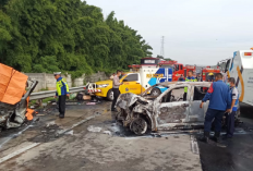 11 Jenazah Korban Kecelakaan Tol Cikampek KM 58 Dipindahkan ke RS Polri